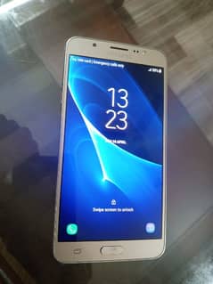samsung j7 like a brand new phone excellent condition