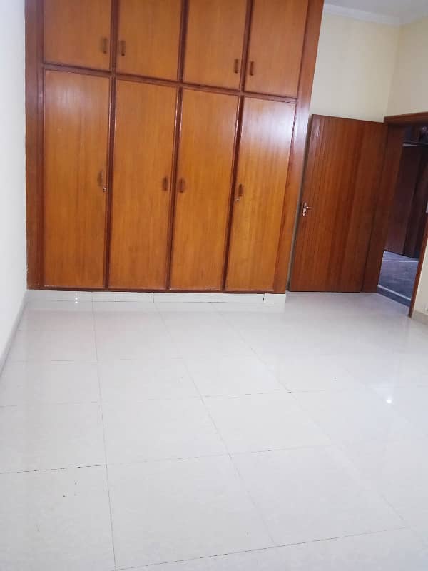 12 Marla Lower Portion For Rent Near To Akbar Chowk And Allah Ho Chowk @75K 3