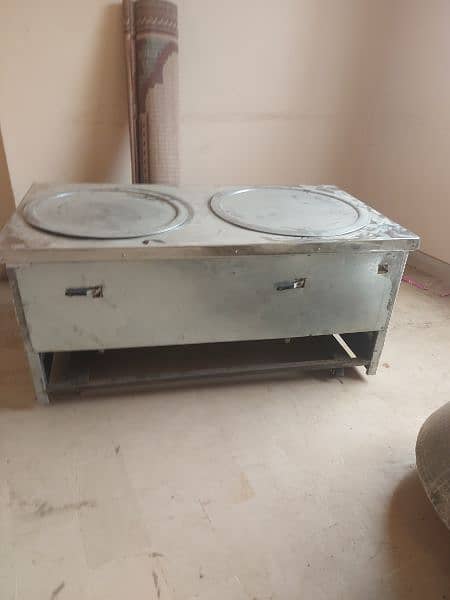 good condition hot tub tow cholas 8