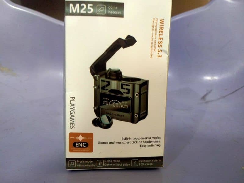 M 25 original headsets . 5