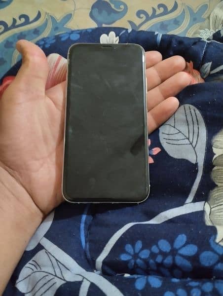 iPhone X's 256 jv, battery health 77 condition 9/10 1