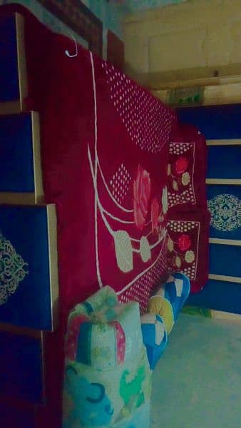 new bed just 3 month use 0