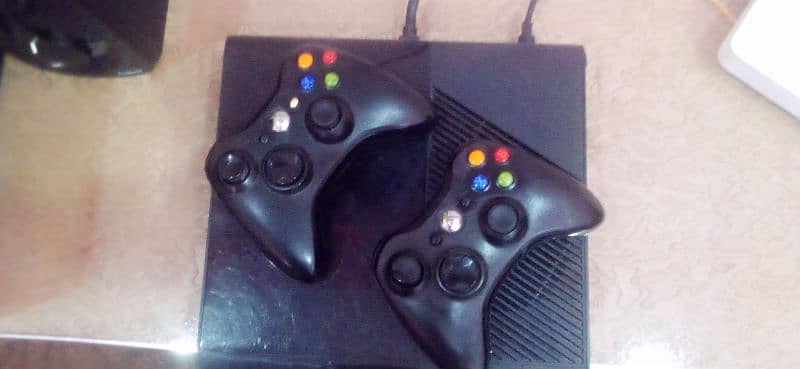 Xbox 360 E slim 500gb 5