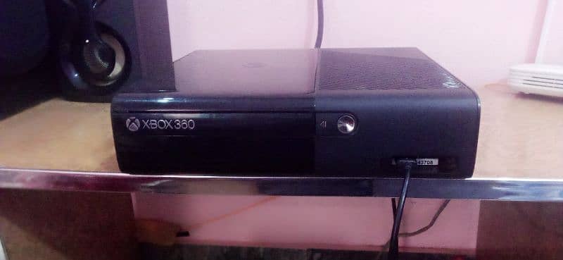 Xbox 360 E slim 500gb 10