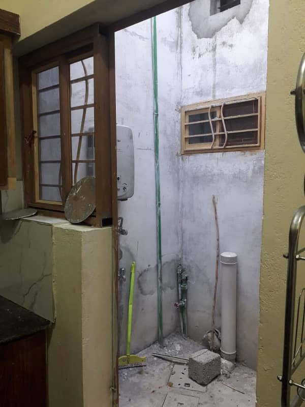 Double Storey House For Sale In Habibullah Colony 4