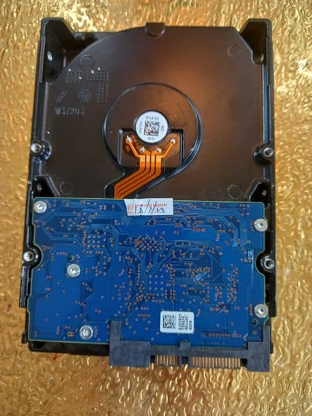 TOSHIBA HARD Drive FOR Sale ( 3 TB ) 8