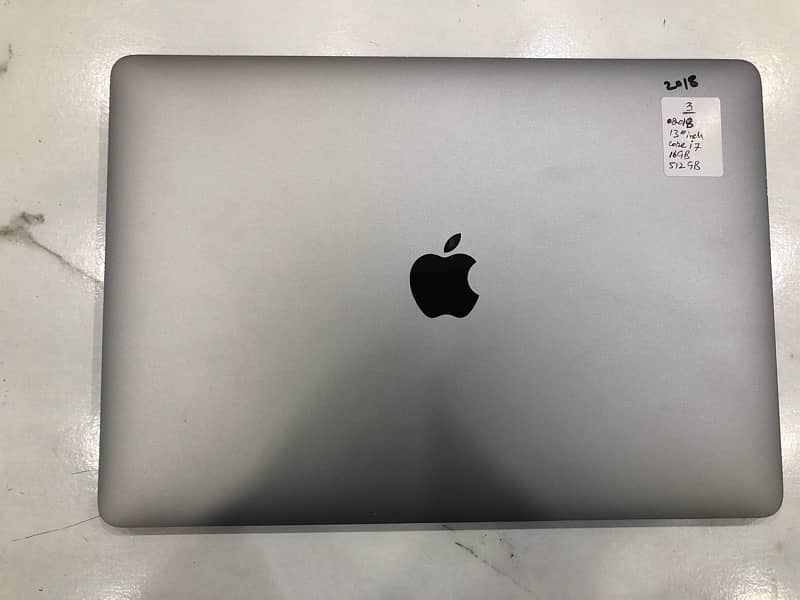 MacBook Pro 2018 Core i7.16gb ram. 512gb ssd 9