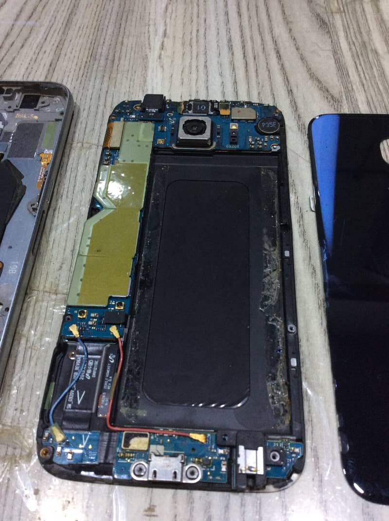 Samsung Galaxy S6 (Broken) Read Ad Carefully 1