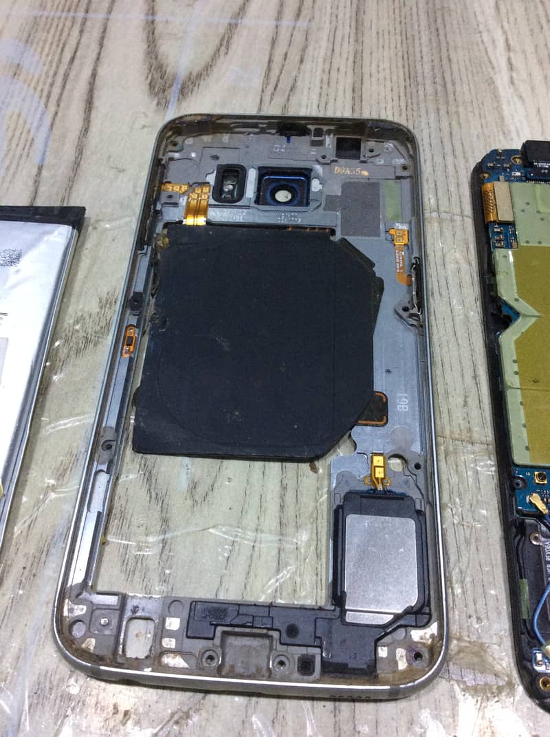 Samsung Galaxy S6 (Broken) Read Ad Carefully 2