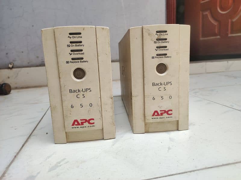 APC ups 2 piece 0