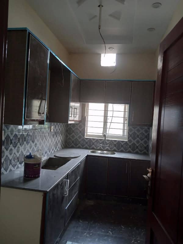 5 MARLA BEAUTIFUL HOUSE FOR SALE HOT LOCATION 8
