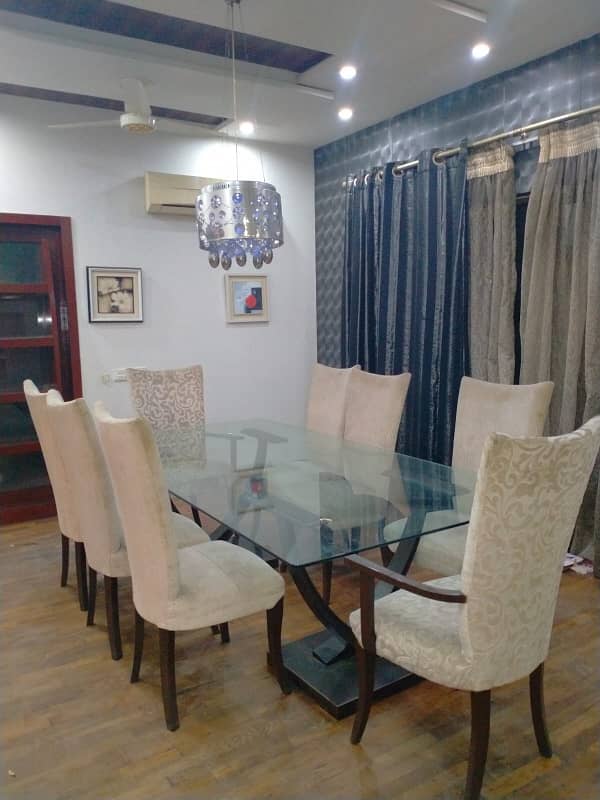 1 Kanal old house for sale in main cantt 40