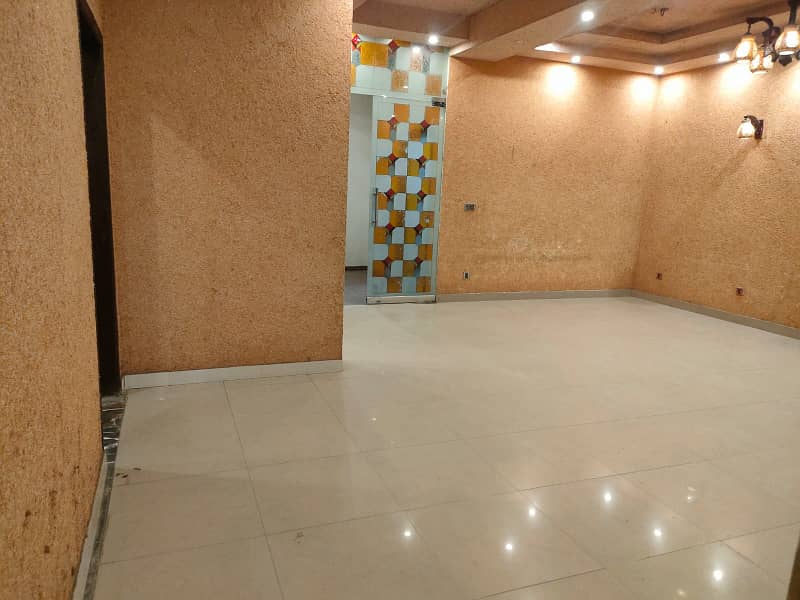 ROOM AVAILABLE FOR RENT IN JOHAR TOWN PHASE 2 NEAR EMPORIUM WALKING DISTANCE ONLY FOR FEMALES. 2