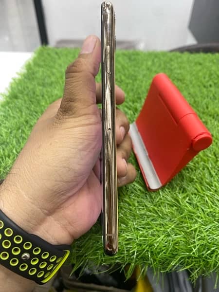 iPhone 11 Pro Max 256gb PTA Approved 6