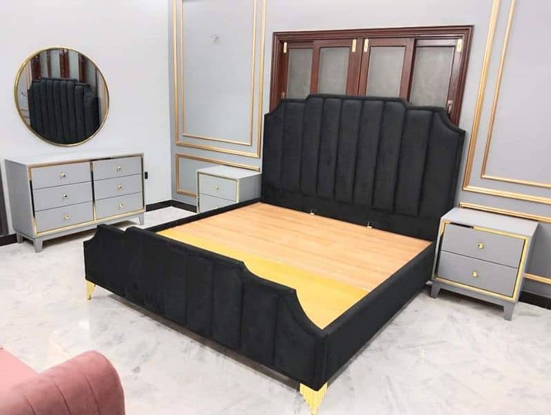 Bed Set/ Bet / Side Table/  Dressing Table. 14