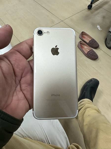 iPhone 7 128 gb pta approved 5