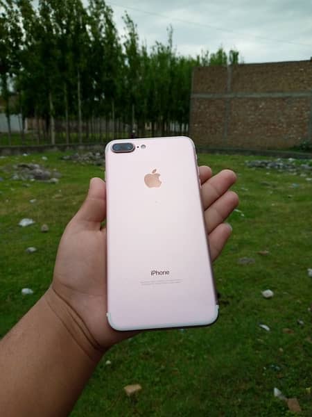 IPhone 7 Plus 128GB Non PTA One hand use 2
