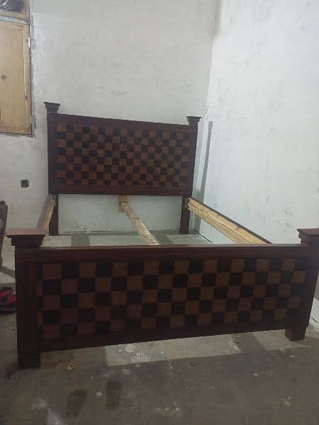 completely wood made Bed 0