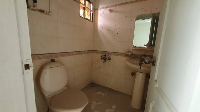 2 Bed Dd Flat 1st Floor For Sale In Nishat Commercial Phase 6 Dha 4
