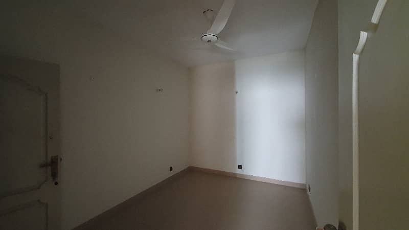2 Bed Dd Flat 1st Floor For Sale In Nishat Commercial Phase 6 Dha 6