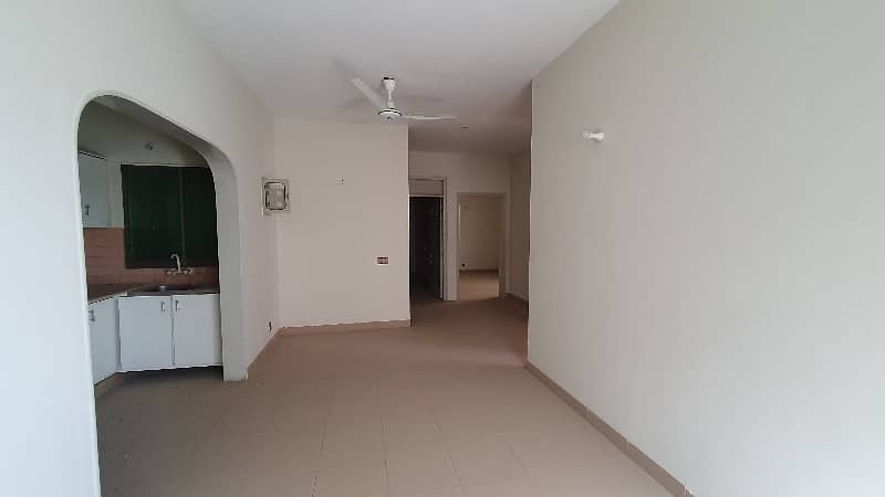 2 Bed Dd Flat 1st Floor For Sale In Nishat Commercial Phase 6 Dha 8
