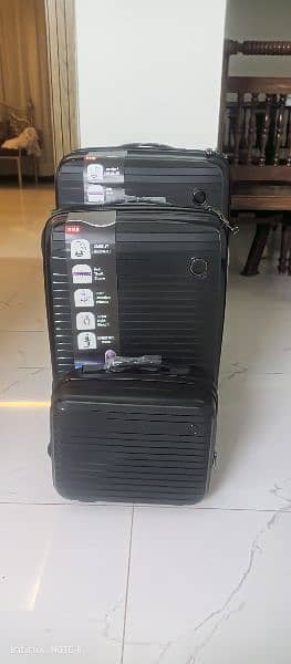 set of 3 suitcase 1