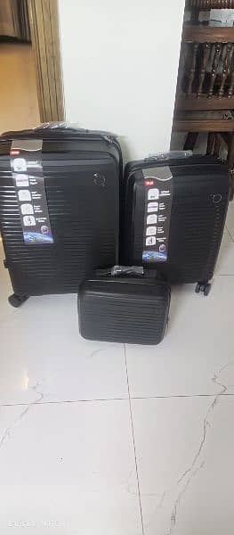 set of 3 suitcase 2