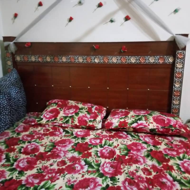 Urgent sale double Bed + Spring Mattress, due shifting condition 9/10 4