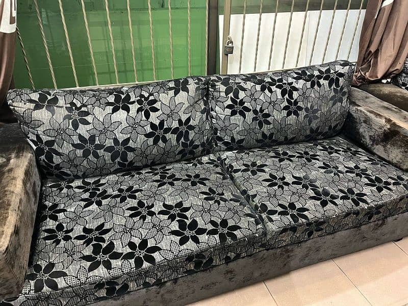 a sofa set silver black 1