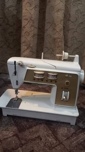 Singer Automatic Embroidery machine 1