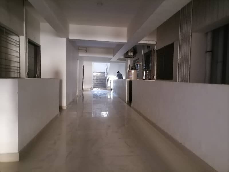 Ideally Located Flat Of 1200 Square Feet Is Available For Sale In Karachi 28