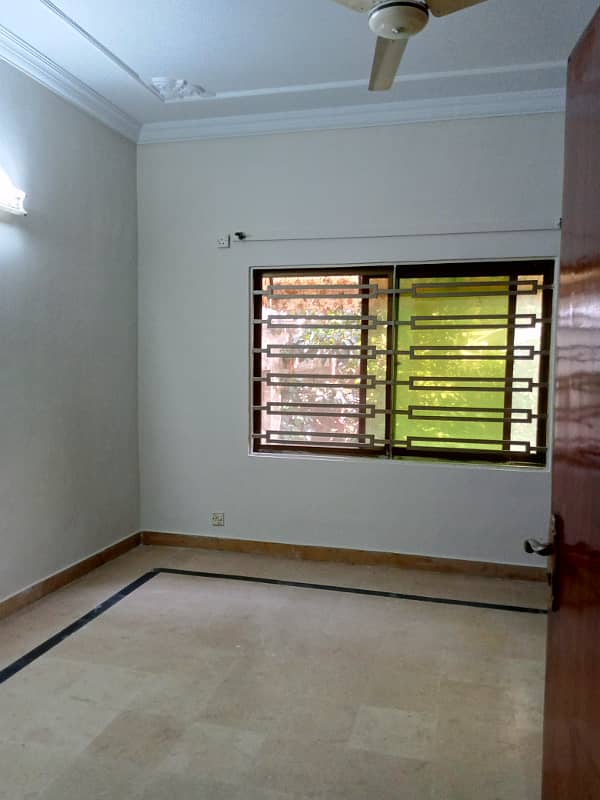 Three bedroom apartment for sale in g 11 3 main ibne Sina road 4