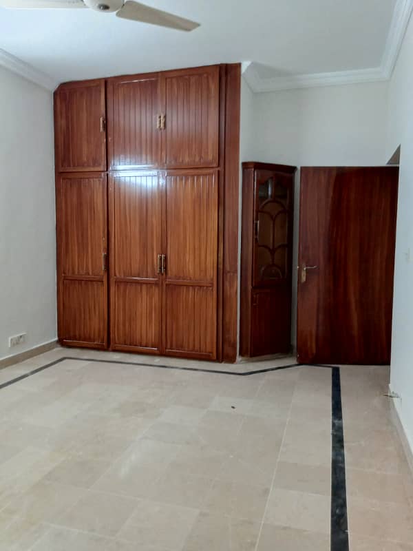 Three bedroom apartment for sale in g 11 3 main ibne Sina road 8