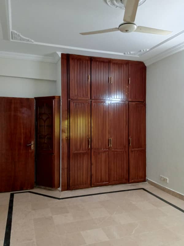 Three bedroom apartment for sale in g 11 3 main ibne Sina road 10