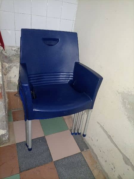 Boss (Mega Johny) Plastic Chairs 1