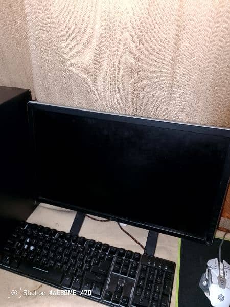 Asus PC and gaming specs with monitor and mechanical keyboard mouse 1
