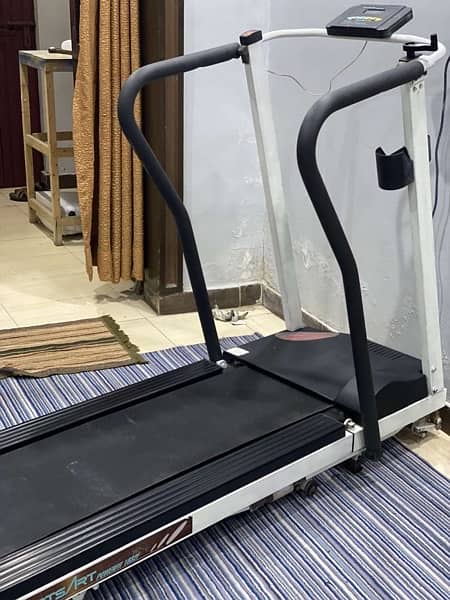 AC motorized treadmill 3