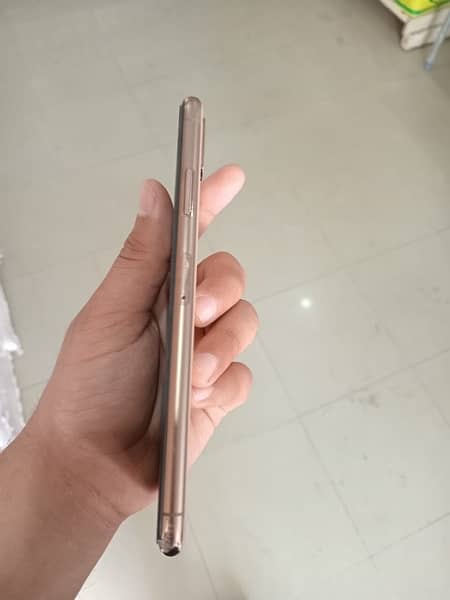 iPhone Xsmax 64 gb pta approved 3