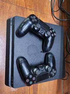 PS4 SLIM WITH 2 CONTROLLERS