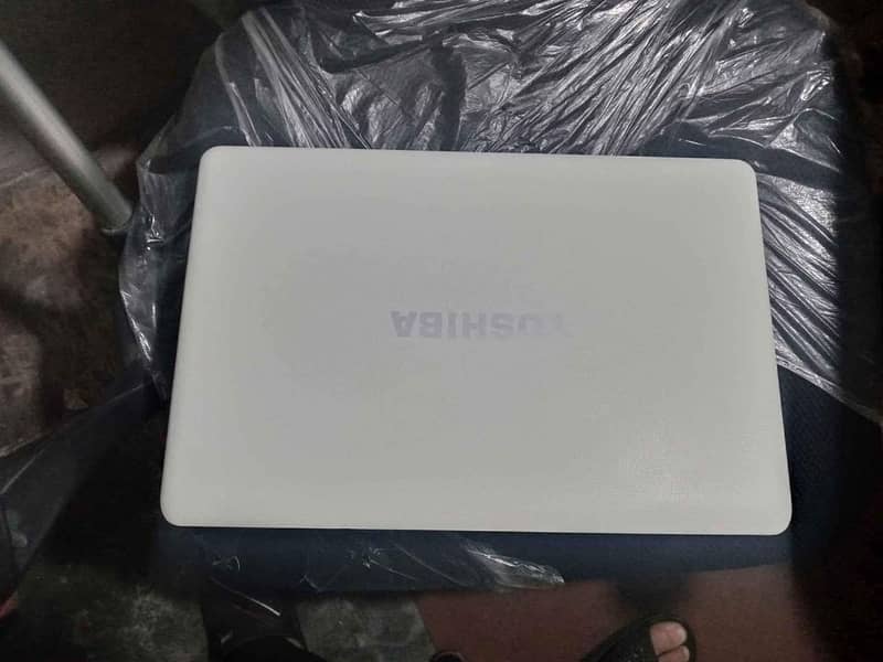 Core i-5 (2nd Gen) Toshiba Laptop Sale 3