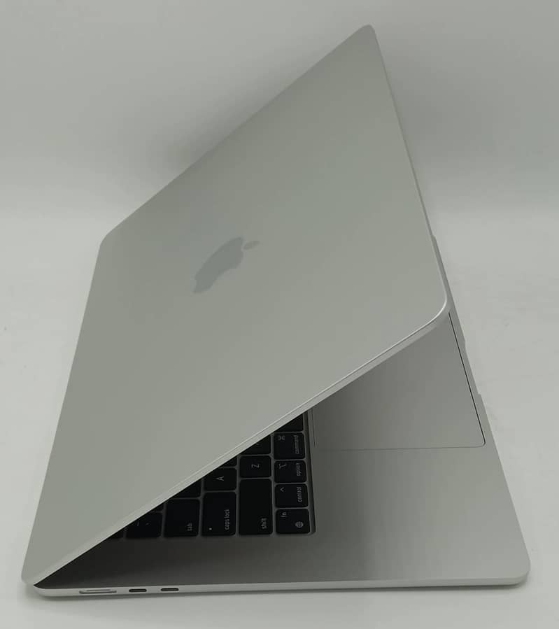 MacBook Air 2023 M2 Chip 15 Inch New Like MacBook Air M2 16/512GB SSD 3