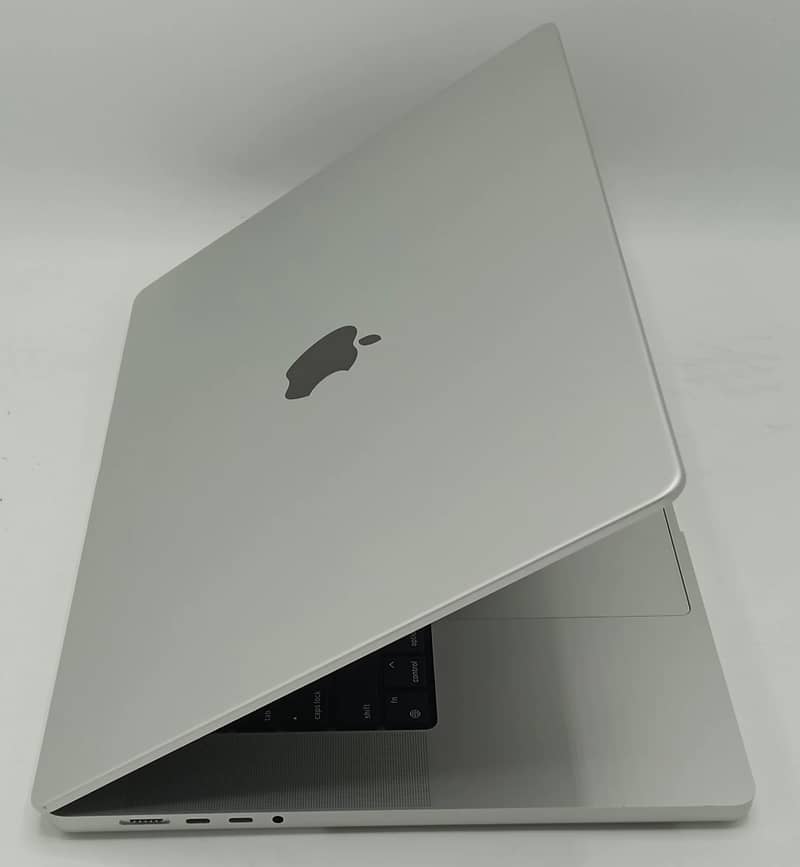 MacBook Pro 2021 M1 Pro Chip 16 Inch 16/32GB 16Inch MacBook 3