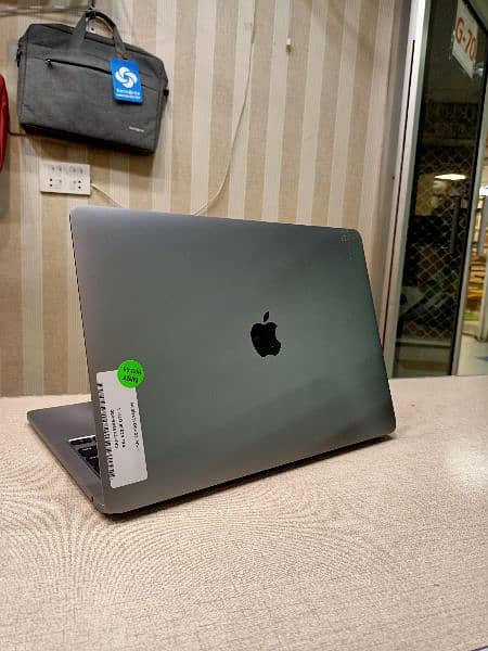 apple MacBook pro m1 chip space gray 16/256 1