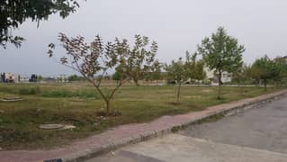 Gulberg Residencia 1 Kanal Corner Pair On Main Boulevard Near D Markaz 0