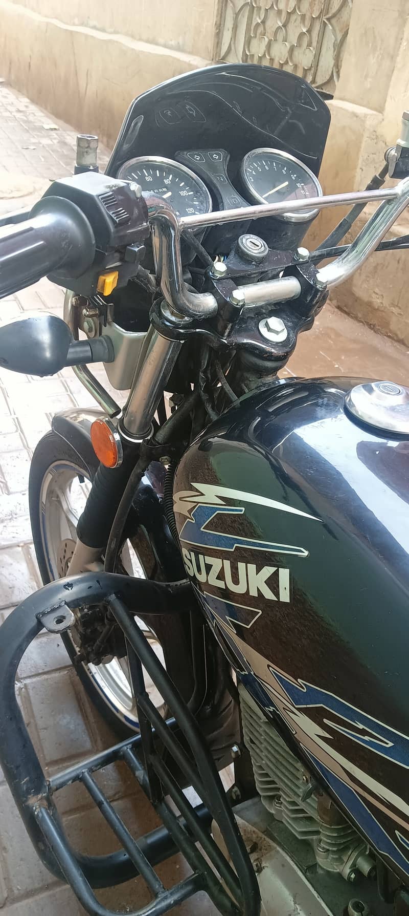Suzuki GS 150 CC 1