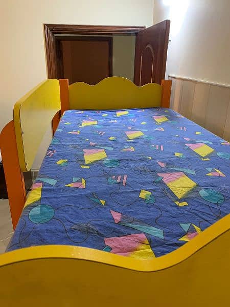 Kids bunk bed in very good condition with mattress 5