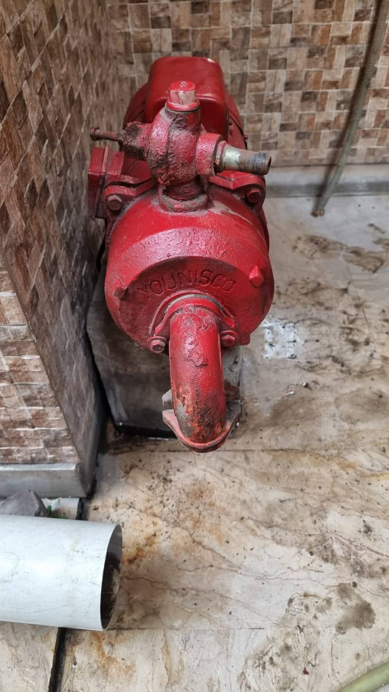 Golden Water Pump - Excellent condition, only slightly used for Bore 3