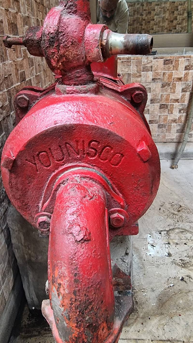 Golden Water Pump - Excellent condition, only slightly used for Bore 7