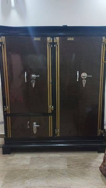 very good condition, four door safe almari for sale 1