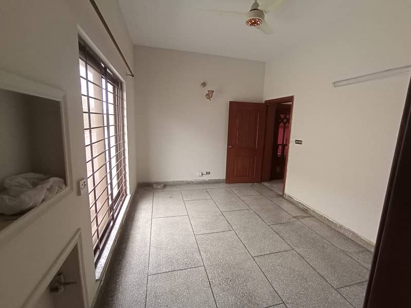 1 Kanal Slightly Used Upper Portion For Rent In DHA Phase 2 Near Masjid Park Market 10